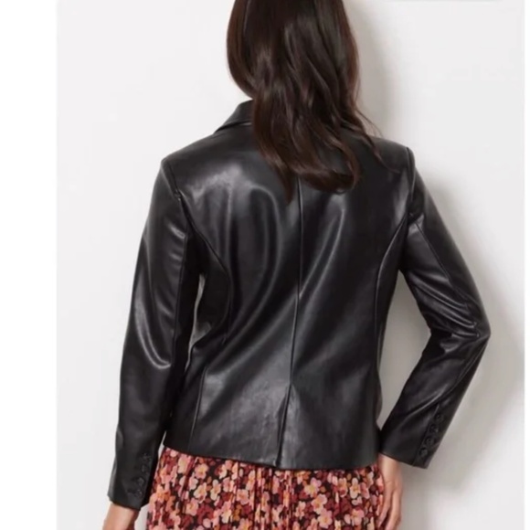 Evereve Faux Vegan Leather Black Blazer Jacket size M - Picture 7 of 8